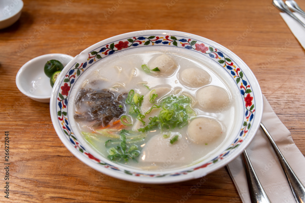 popular Singaporean fish ball noodle