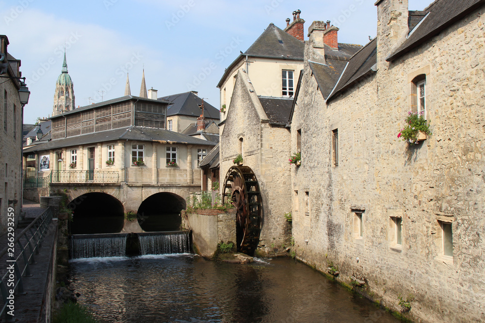 Fototapeta premium water mill and the river aure in bayeux (france)
