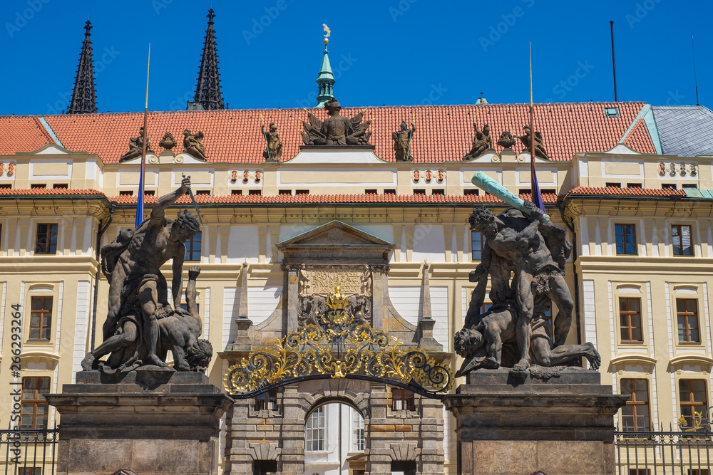 Eingangstor zum Schloss in Prag