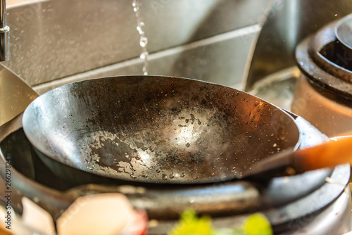 Cleaning frying pan