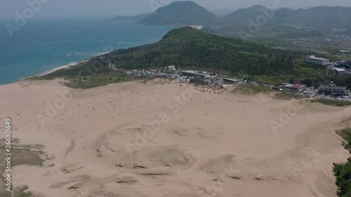 Wallpaper Mural 鳥取砂丘の風景 ドローン空撮 Torontodigital.ca