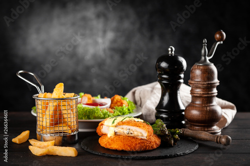 Quadro em tela Cordon bleu and chicken nuggets