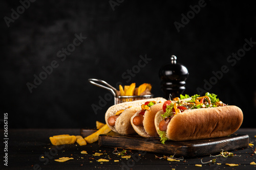 Fotografie, Obraz Three delicious hotdogs