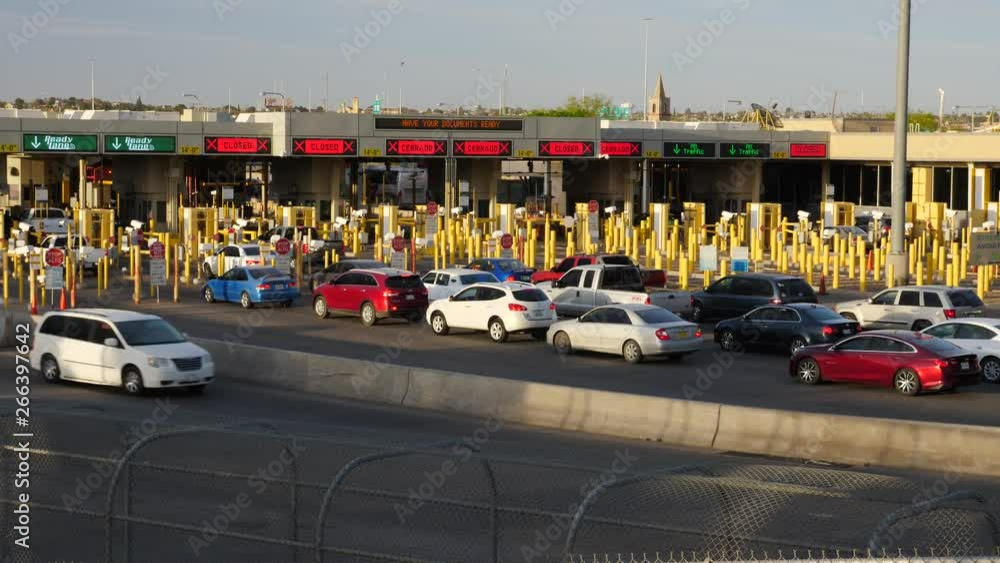 Busy Southern Border Entrance With Mexico and The United States of America Stock ビデオ Adobe Stock