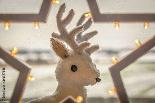 Fototapeta Naklejka Na Ścianę i Meble -  Świąteczny jelonek