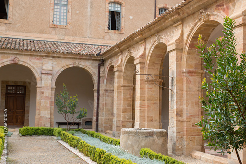 Abbaye de Lagrasse  Corbi  res  Aude