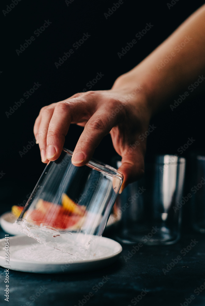 Rimming the glass Rimming the glass