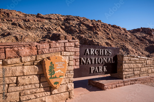 Fényképezés The main entrance to arches national park in moab utah.