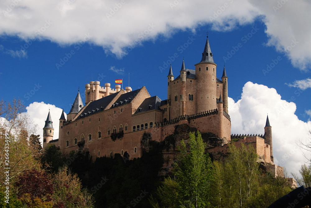 Castelo no alto de um monte em Espanha
