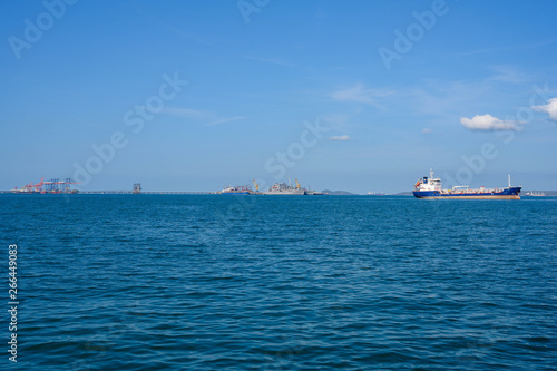 タイ・海・島・漁船・シーチャン島