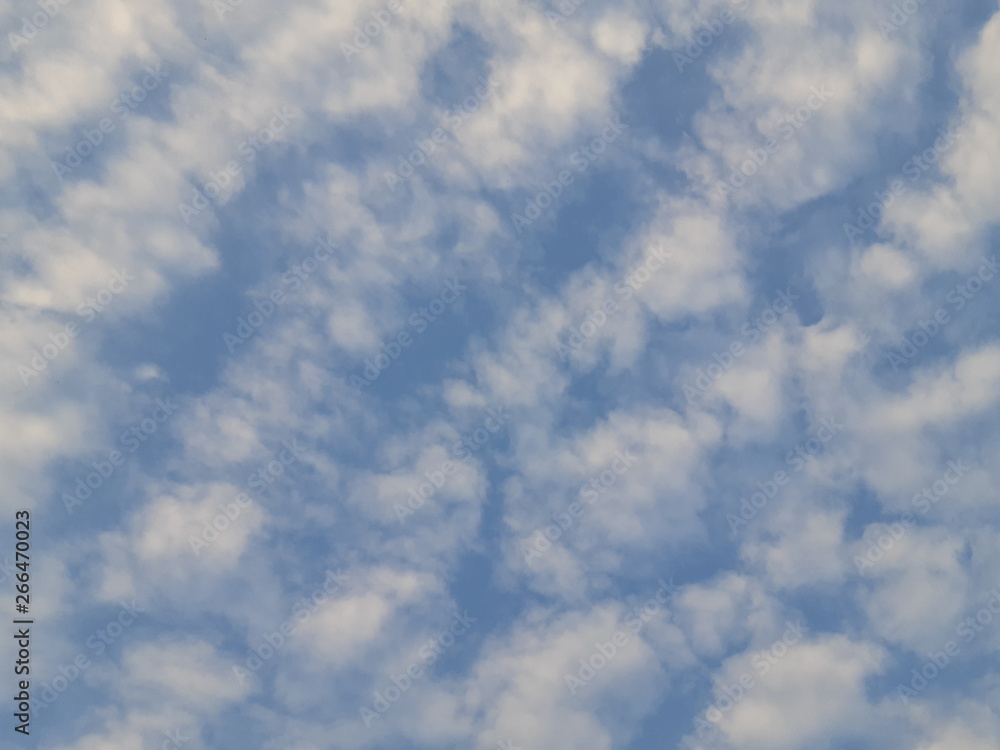 Obraz premium Blue sky and soft clouds