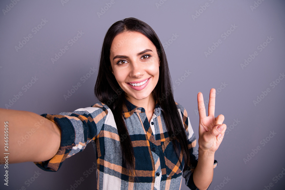Φωτογραφία Portrait cute attractive person youth people glad content make photos v-signs bl