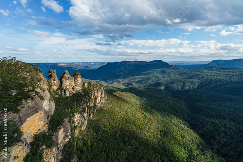 Impressionen aus Katoomba und dem Blue Mountain National Park in Australien mit Jamison Walley und den Three Sisters photo