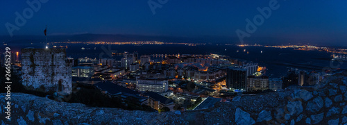 Panorama bei Nacht in Gibraltar