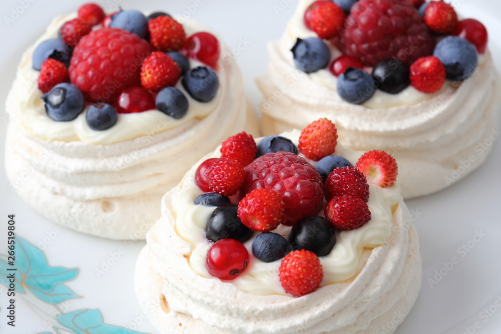 Meringue with berries. Meringue with berries.