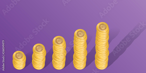 Concept de gagner de l’argent et de spéculer pour s’enrichir en Euro, avec des piles de pièces de monnaies de plus en plus hautes. 