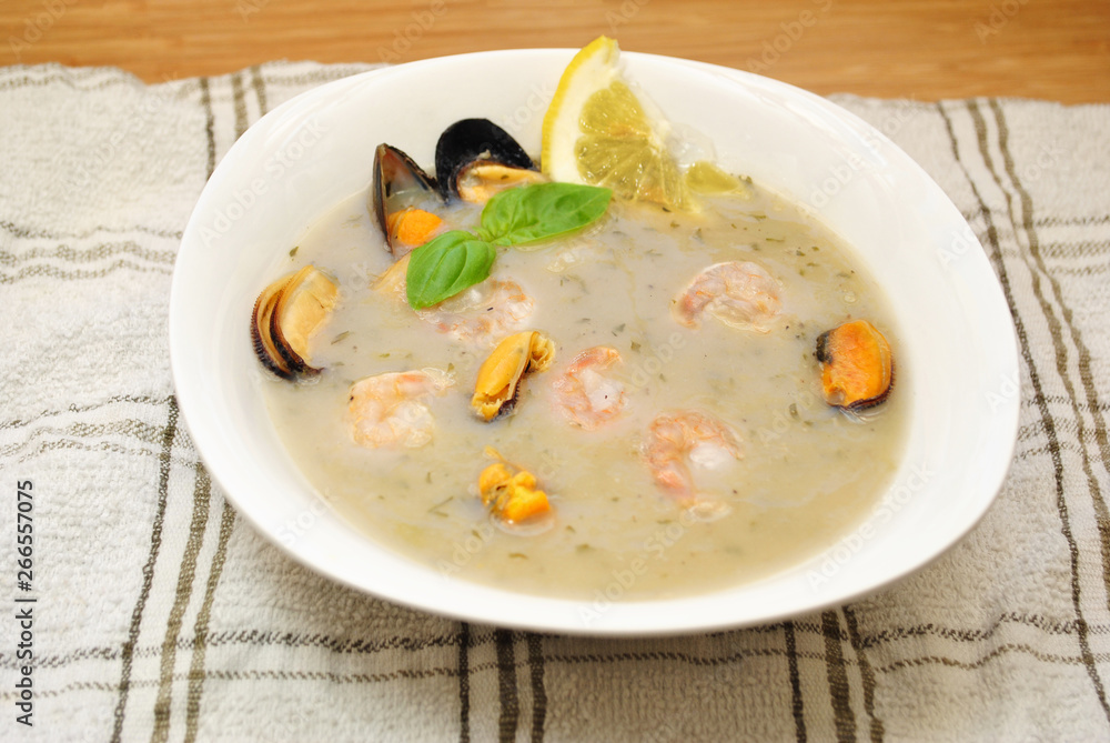 Seafood Chowder with Prawns & Mussels 