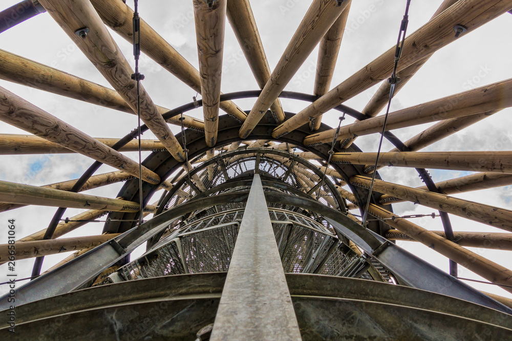 Lörmecke-Turm - Stahl und Holz