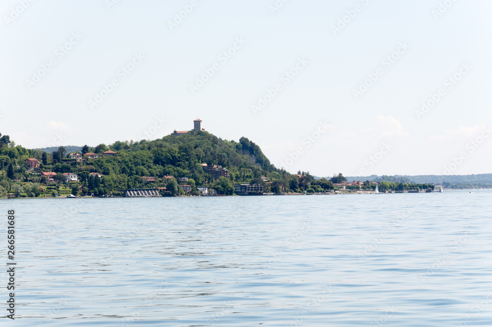 Naklejka premium Sunny day on the Lake Maggiore, northern Italy
