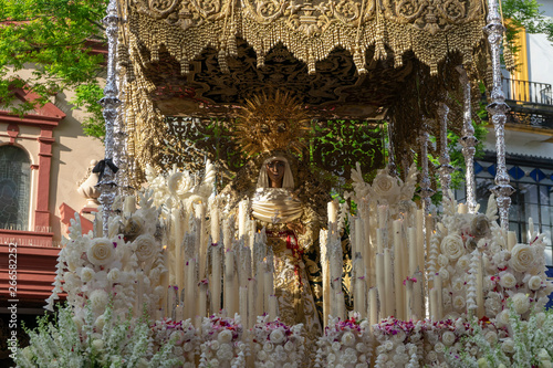 Semana santa de Sevilla, Virgen de la esperanza de Triana