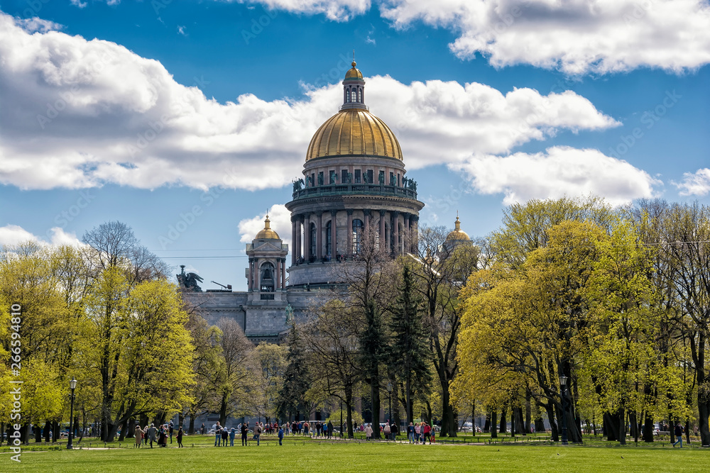 Fototapeta premium St. Isaac's Cathedral, Saint-Petersburg, Russia