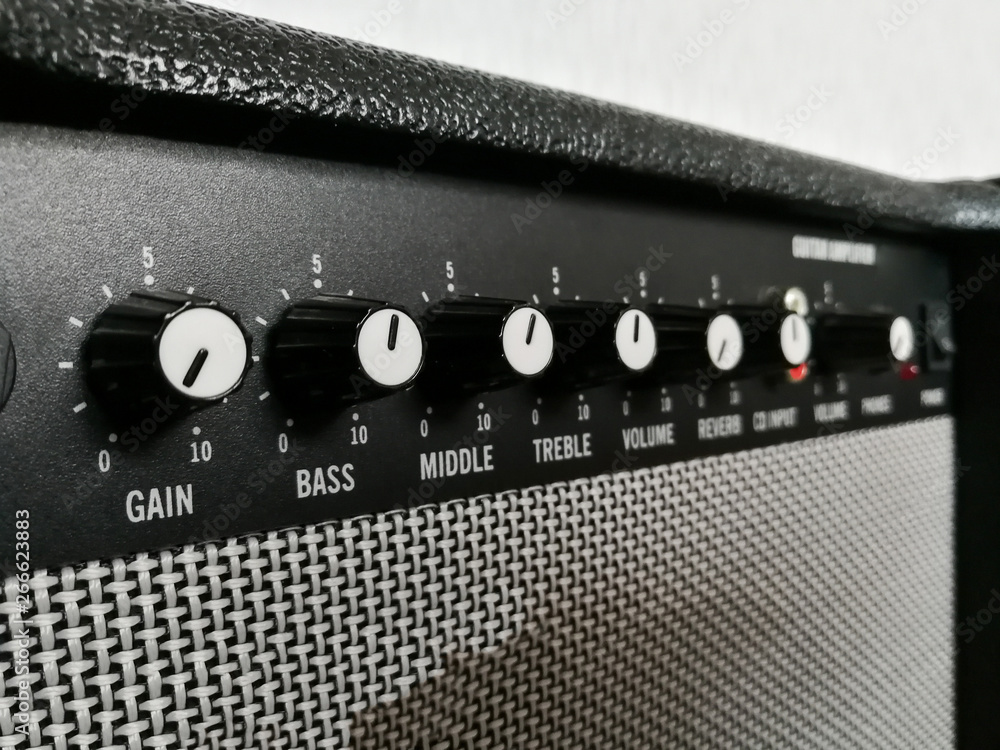 Guitar combo amplifier control knobs Guitar combo amplifier control knobs
