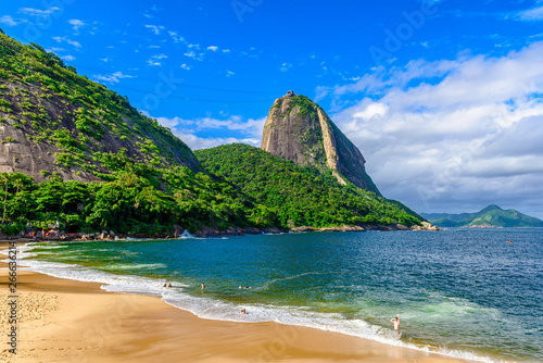 Fototapeta Naklejka Na Ścianę i Meble -  Mountain Sugarloaf and Red beach in Rio de Janeiro, Brazil.