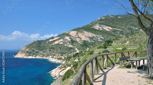 Rastplatz an der Küste bei Chiessi auf der Insel Elba,Toskana,Mittelmeer,Italien photo