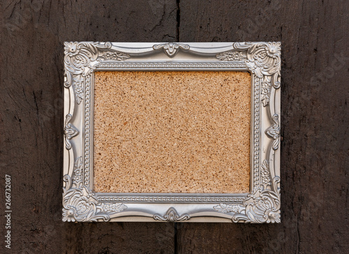Bilderrahmen in silber auf Holz