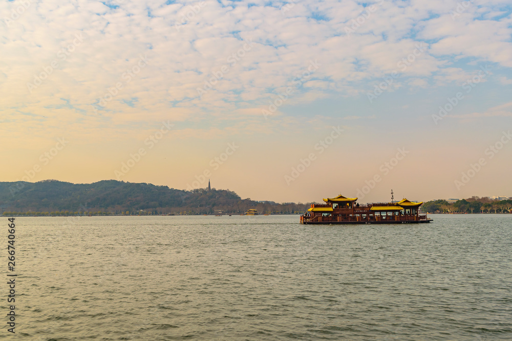 Obraz premium Touristic Boat, West Lake, Hangzhou, China