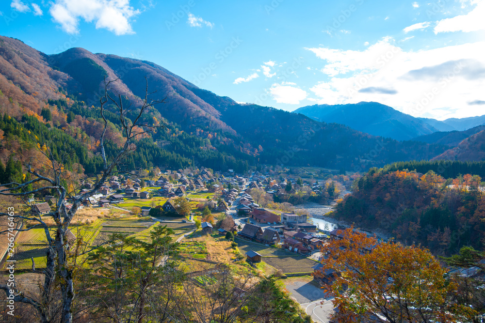 Fototapeta premium View of Traditional gassho-zukuri house in autumn season at Shirakawa-go,Japan