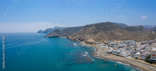 Panorámica aérea del pueblo costero de Las Negras, Cabo de Gata, Almería © Alfaguarilla