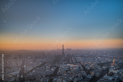 Sunrise at the Eiffel tower, Paris © Tracy Ben