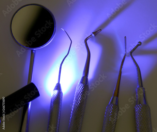 Photography uv light to sterilize medical tools