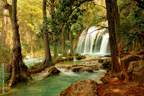 Fototapeta Naklejka Na Ścianę i Meble -  Mexico waterfall El Chiflon