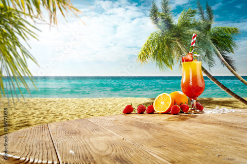 Canvas Print Cold summer drink on wooden table