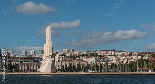 Padrao dos Descobrimentos vu depuis le Tage