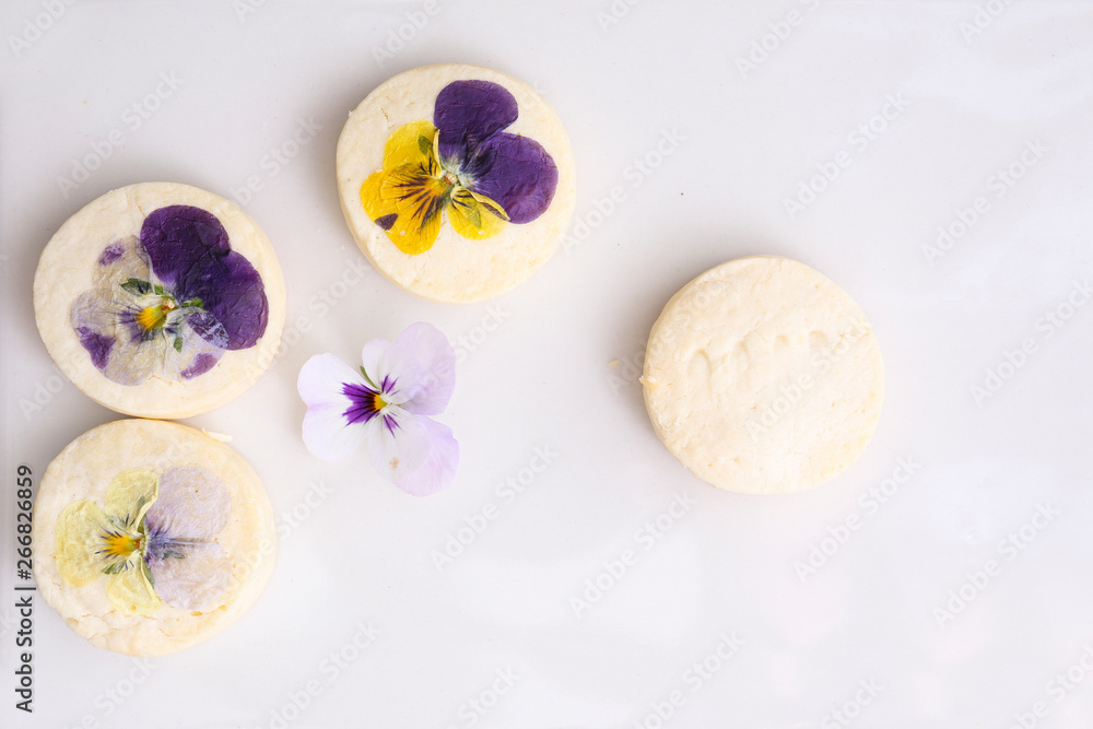 vanilla cookies decorated with edible flowers vanilla cookies decorated with edible flowers