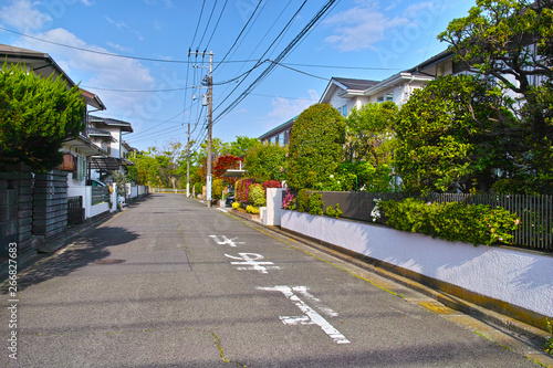 日本の郊外の閑静な住宅街