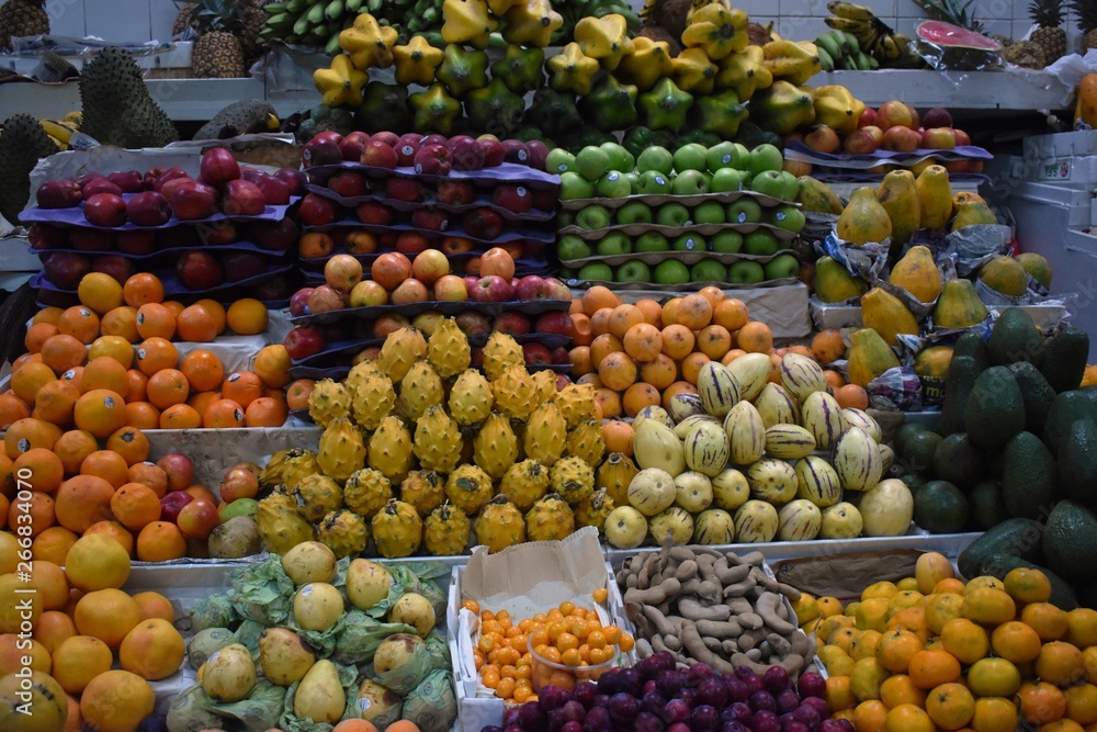 Fresh fruit at the farmer’s market 