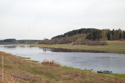 Fototapeta Naklejka Na Ścianę i Meble -  spring river in the evening
