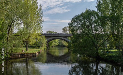 Flusslandschaft entlang der Rednitz in Fürth/Bayern