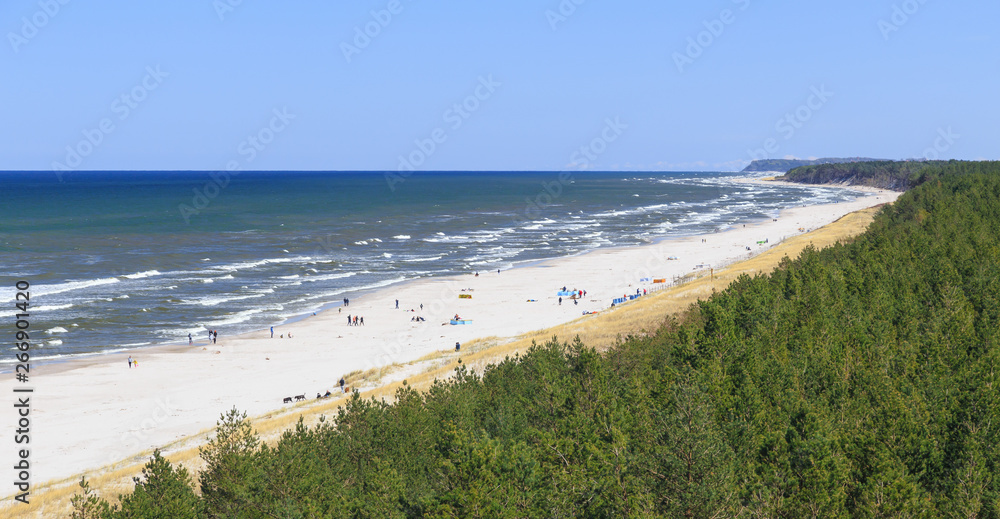 Plaża w Dębkach, na pomorzu gdańskim