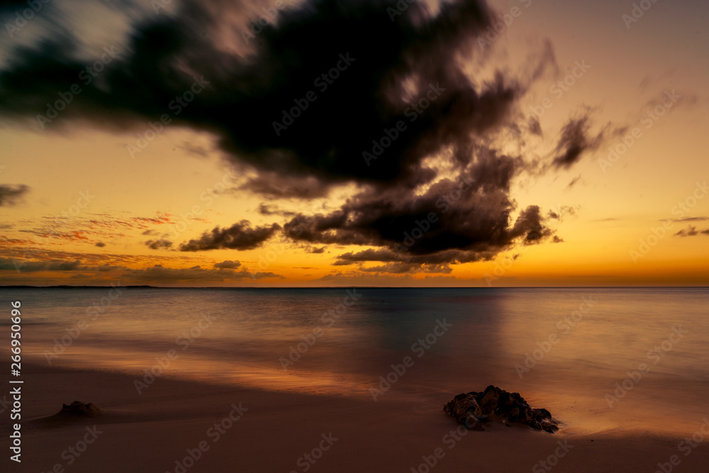 Fototapeta premium Pelican Beach Sunset