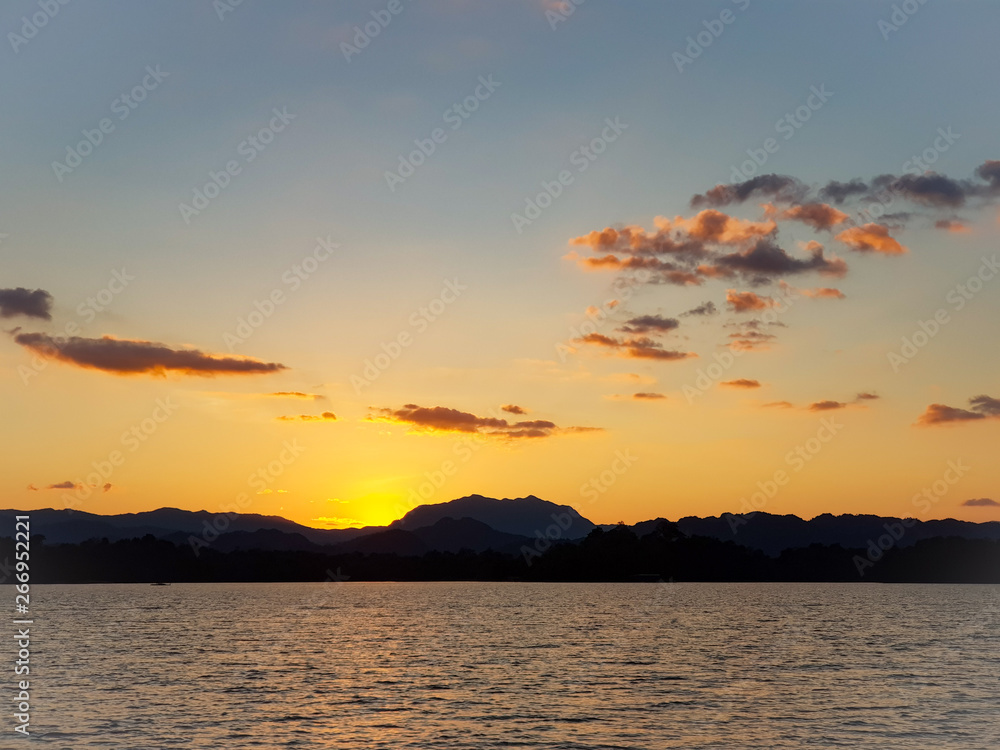 Naklejka premium sunset over the sea