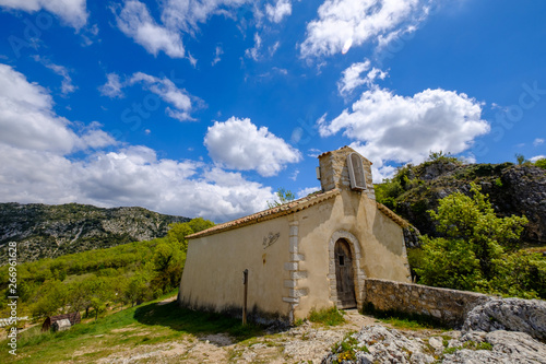 Obraz na płótnie Petite chapelle au village Aiguines, Gorges du verdon, Provence, France. w salonie