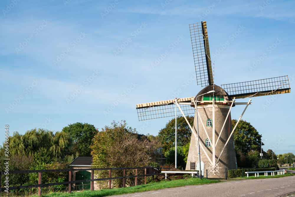 Φωτογραφία mill called Goidschalxoord in Heinenoord, The Netherlands
