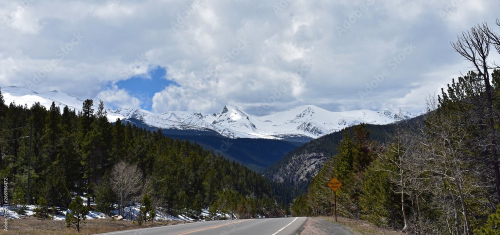 Landscape photo of the snowy peaks from the road
