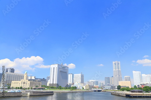 横浜　都市風景（ビル・ビジネス・シティ） © JP trip landscape DL