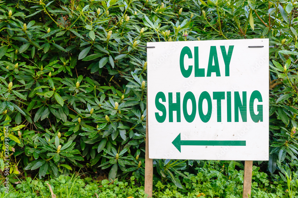 Direction sign pointing to Clay shooting range